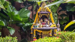 ฝันเห็นศาลพระภูมิ 2566